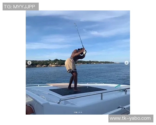 富保罗表达对小里球技的欣赏并请求其传授高尔夫技巧