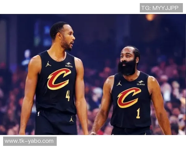 攻防兼备的双星表现莫布里20分6板5助阿伦19分12板助力球队胜利